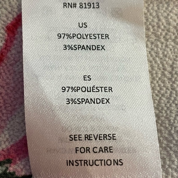 C & E woman’s white and pink floral blouse, size medium - Picture 6 of 7